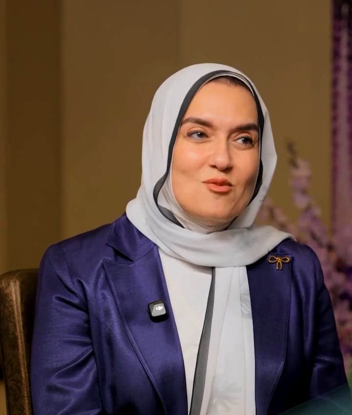 الدكتورة نغم إبراهيم تتحدث في مقابلة مصوّرة